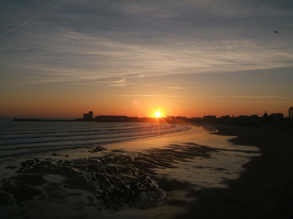 Hotel & Cantine De La Plage Les Sables-dʼOlonne Екстериор снимка