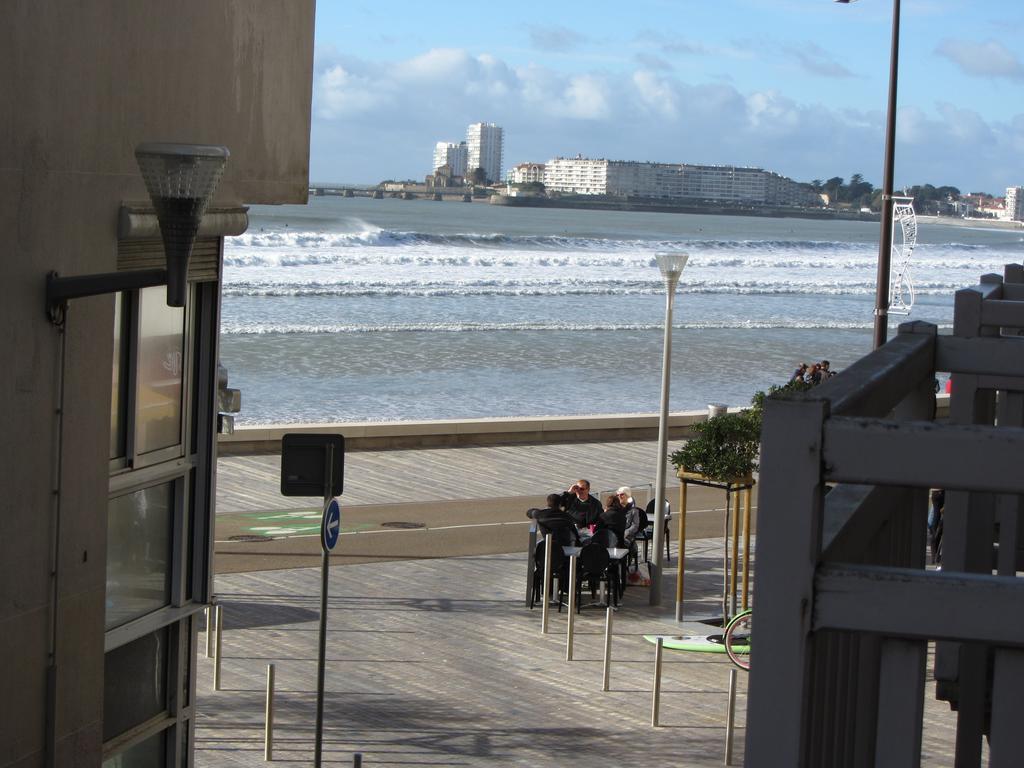 Hotel & Cantine De La Plage Les Sables-dʼOlonne Екстериор снимка