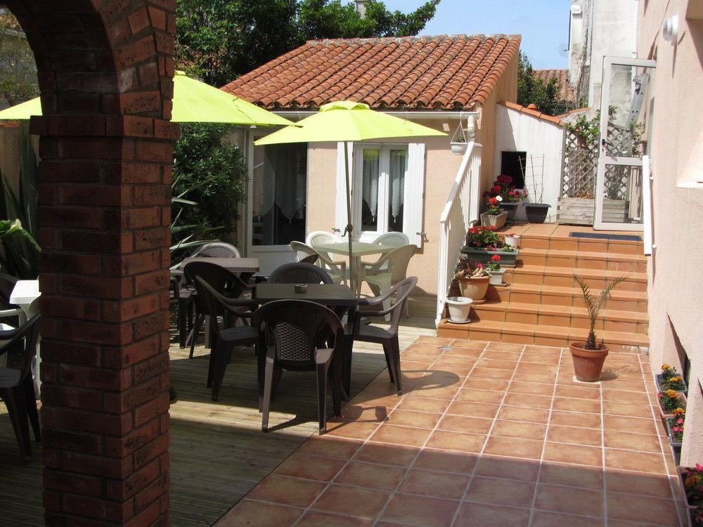 Hotel & Cantine De La Plage Les Sables-dʼOlonne Екстериор снимка